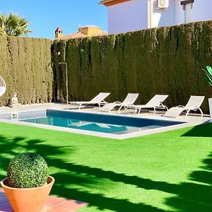 villa-ciudad-golf-playa-montana.es-andalucia.com/